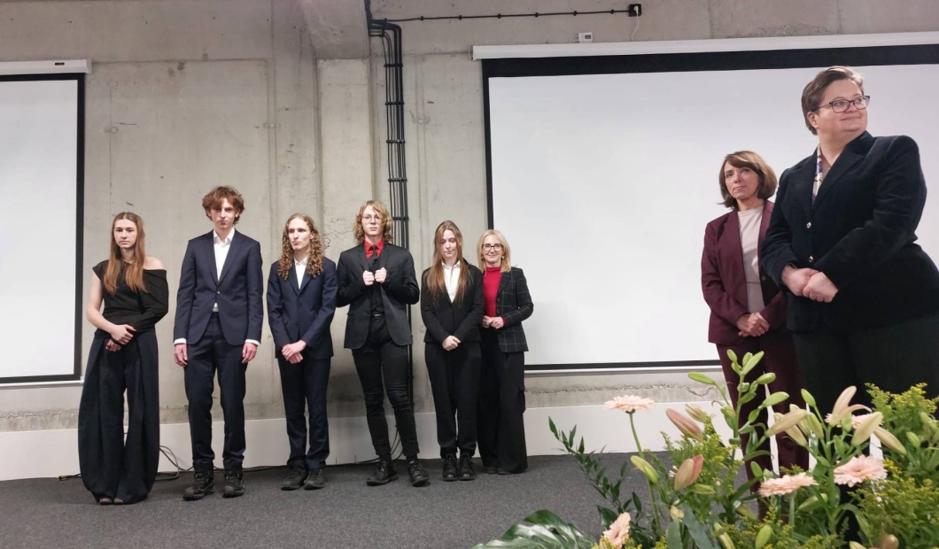 Stypendium Ministra Edukacji Narodowej dla 6 uczniów i absolwentów ALO