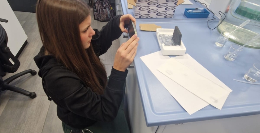 Projekt PBL pt. ”Efekt płatka róży” – badanie hydrofobowości inspirowanej naturą”